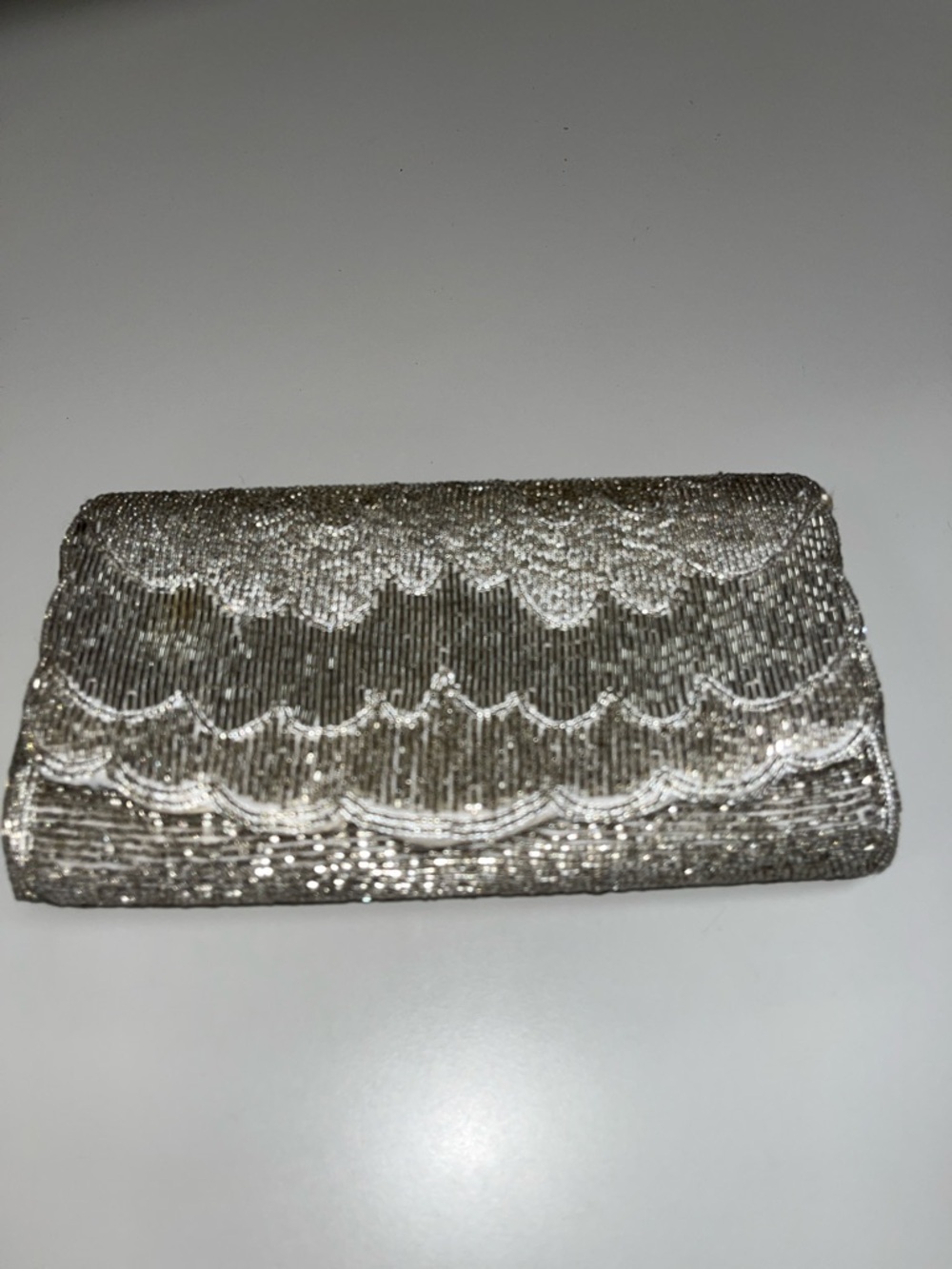 La Regale Silver Scallop Beaded Clutch / Shoulder Bag